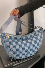 0594e4b9-0ae4-45f8-bb71-cb955a7ec3c2-Min