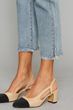 8ba76fd9-9c18-43f7-8a47-d4d60591e76d-Max