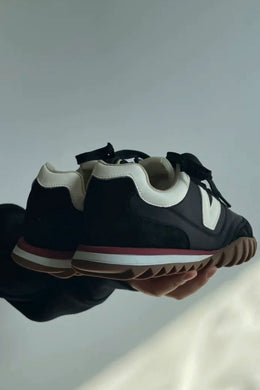 96a75f92-5aca-4c78-8c5b-1ac3e6435458-Max